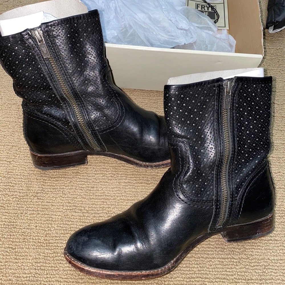 Black FRYE boots size 7.5